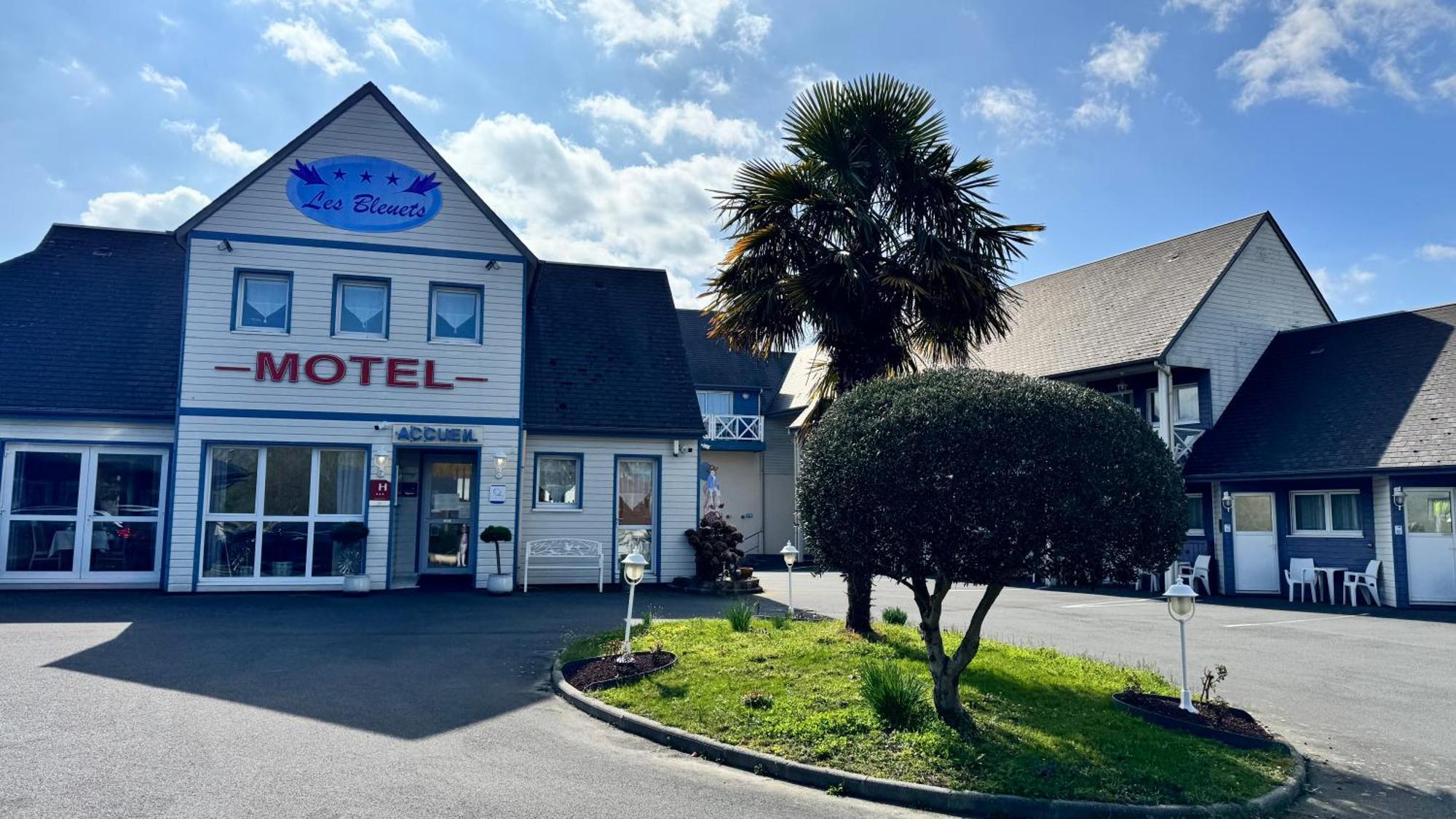 Contact Hotel - Motel Les Bleuets & Spa La Rivière-Saint-Sauveur Esterno foto
