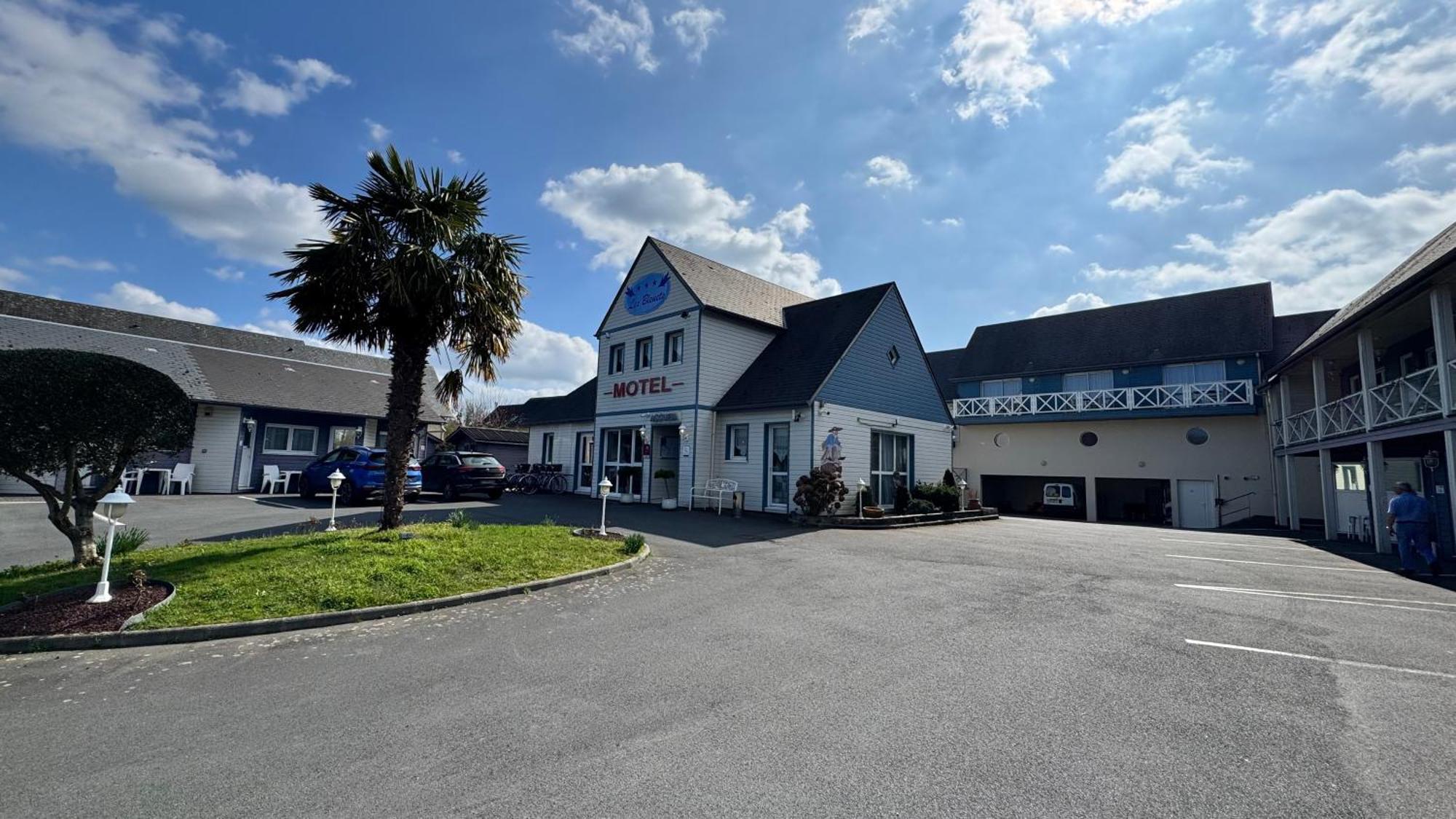 Contact Hotel - Motel Les Bleuets & Spa La Rivière-Saint-Sauveur Esterno foto